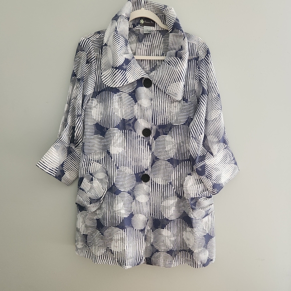 Damee Inc. Blue and White Circle Patterned Sheer Jacket - Picture 1 of 13